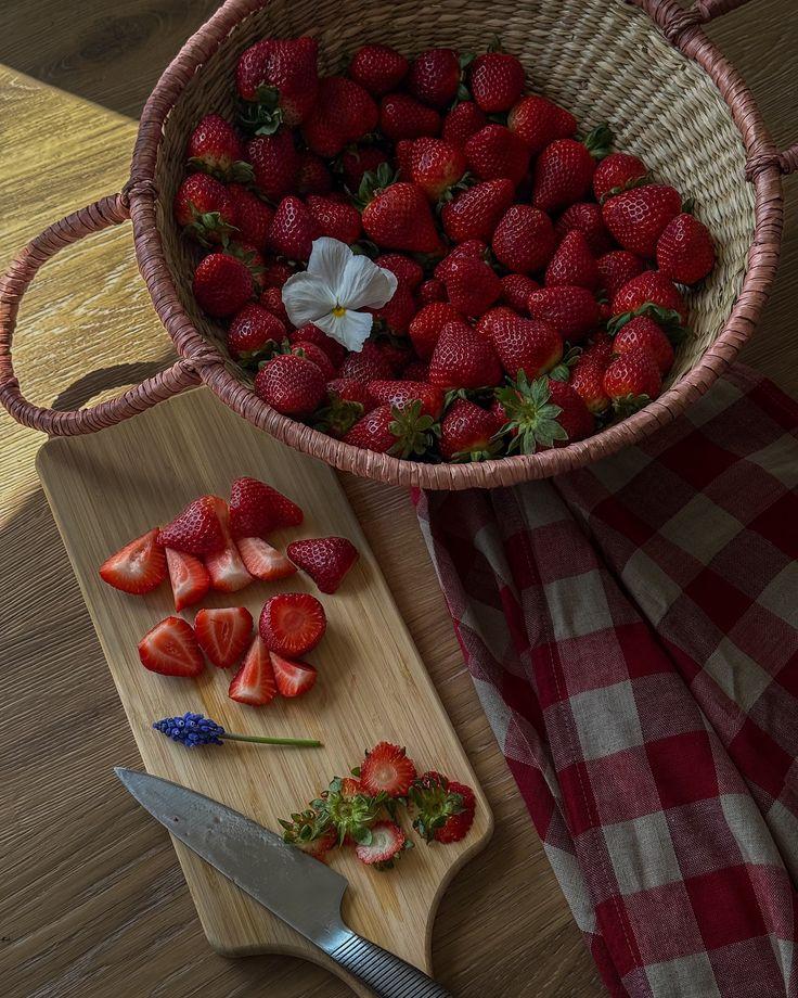 Garden's Glory Mixed Berry Ensemble